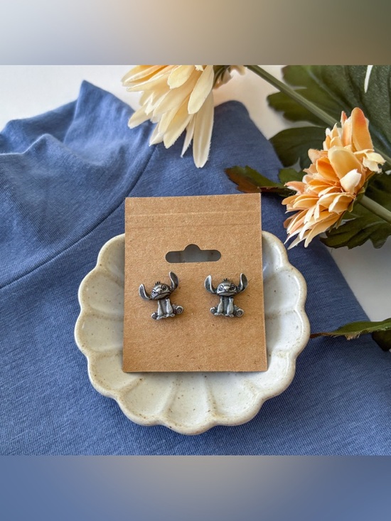 Disney Stitch earrings. - Picture 2 of 9